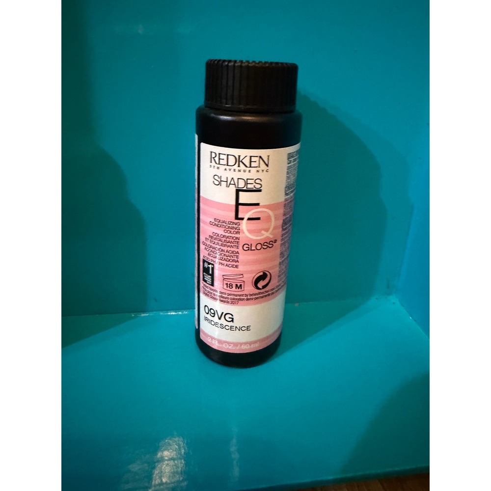 Redken Shades EQ Gloss 9VG Iridescence Demi-Permanent Hair Color‎ shine